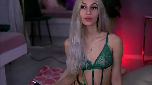 AwaLynch online show from 01/14/26, 05:11