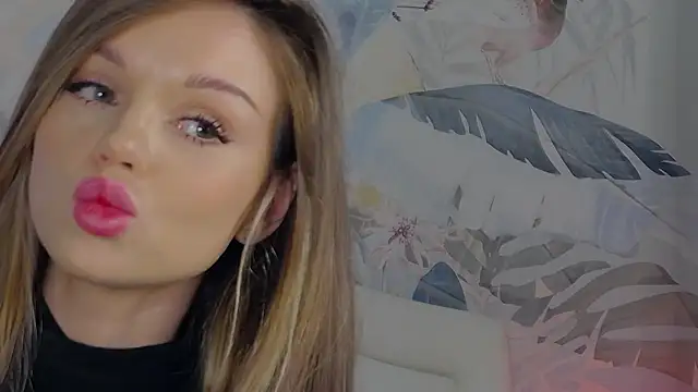 Snapshot of MarilynNova chatting on 11/12/25, 04:27 MarilynNova online show from 11/12/25, 04:27