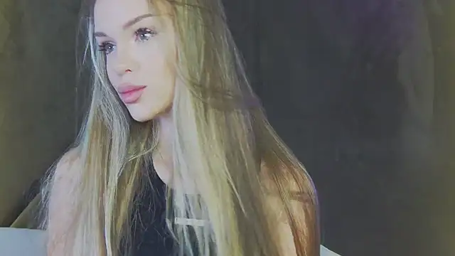Snapshot of MarilynNova chatting on 06/27/26, 04:29 MarilynNova online show from 06/27/26, 04:29