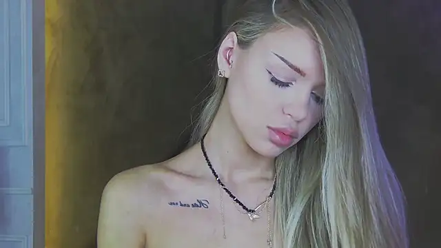 Snapshot of MarilynNova chatting on 05/10/26, 04:16 MarilynNova online show from 05/10/26, 04:16
