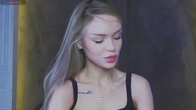 Snapshot of MarilynNova chatting on 06/05/26, 05:34 MarilynNova online show from 06/05/26, 05:34