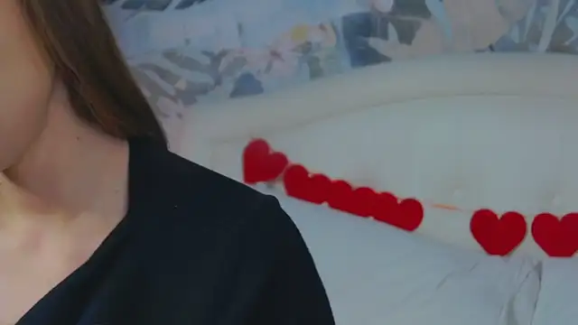 Snapshot of MarilynNova chatting on 02/17/26, 06:00 MarilynNova online show from 02/17/26, 06:00