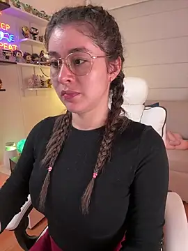 Sharon 07 online show from 12/19/25, 12:25