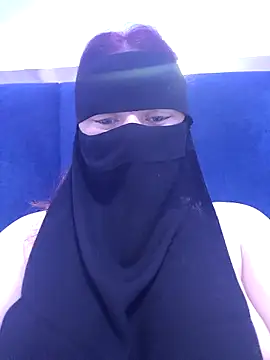 Snapshot of _Douna_-_ chatting on 09/18/25, 04:21 Douna - online show from 09/18/25, 04:21