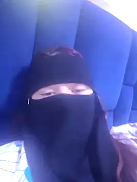 Snapshot of _Douna_-_ chatting on 10/12/25, 04:19 Douna - online show from 10/12/25, 04:19