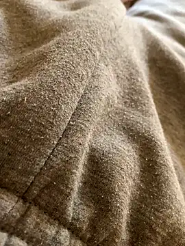 Snapshot of MuzzyFacing chatting on 10/02/25, 10:40 MuzzyFacing online show from 10/02/25, 10:40