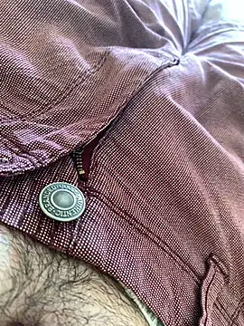 Snapshot of MuzzyFacing chatting on 09/27/25, 12:44 MuzzyFacing online show from 09/27/25, 12:44