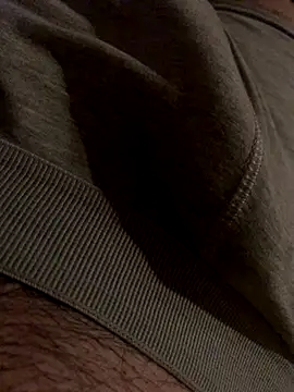 Snapshot of MuzzyFacing chatting on 11/28/25, 10:54 MuzzyFacing online show from 11/28/25, 10:54