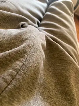 Snapshot of MuzzyFacing chatting on 04/09/26, 12:55 MuzzyFacing online show from 04/09/26, 12:55