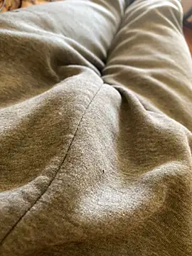 Snapshot of MuzzyFacing chatting on 04/13/26, 11:47 MuzzyFacing online show from 04/13/26, 11:47