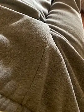 Snapshot of MuzzyFacing chatting on 04/07/26, 11:01 MuzzyFacing online show from 04/07/26, 11:01