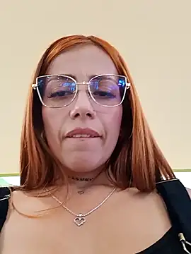 Snapshot of Alis_xxx chatting on 09/24/25, 06:58 Alis xxx online show from 09/24/25, 06:58
