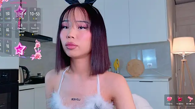 hinarin online show from 09/29/25, 01:56