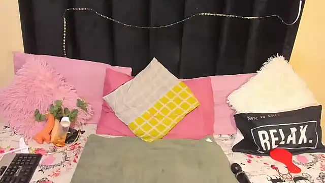 Snapshot of AmazingDarkDoll chatting on 02/26/26, 02:44 AmazingDarkDoll online show from 02/26/26, 02:44