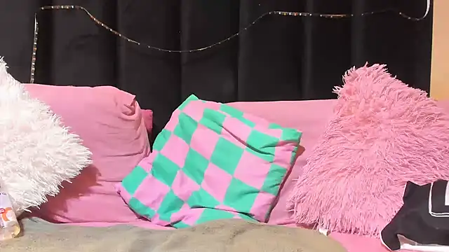 AmazingDarkDoll online show from 03/19/26, 06:46