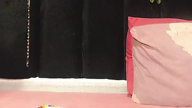 Snapshot of AmazingDarkDoll chatting on 11/20/25, 06:30 AmazingDarkDoll online show from 11/20/25, 06:30