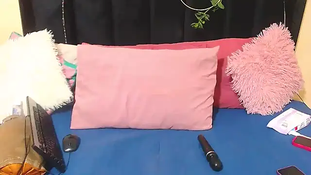 Snapshot of AmazingDarkDoll chatting on 12/02/25, 12:44 AmazingDarkDoll online show from 12/02/25, 12:44