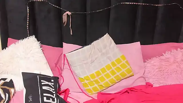 Snapshot of AmazingDarkDoll chatting on 02/25/26, 02:39 AmazingDarkDoll online show from 02/25/26, 02:39