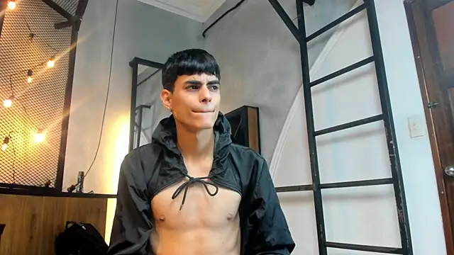 Snapshot of Dani_mc1 chatting on 10/22/25, 11:31 Dani mc1 online show from 10/22/25, 11:31