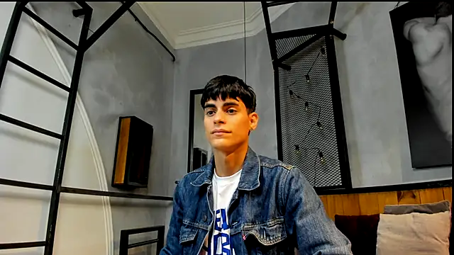 Snapshot of Dani_mc1 chatting on 11/30/25, 11:55 Dani mc1 online show from 11/30/25, 11:55