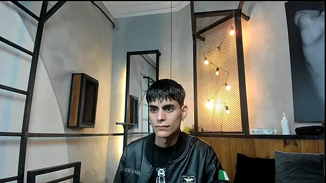 Snapshot of Dani_mc1 chatting on 11/21/25, 11:31 Dani mc1 online show from 11/21/25, 11:31