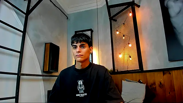 Snapshot of Dani_mc1 chatting on 12/03/25, 11:31 Dani mc1 online show from 12/03/25, 11:31