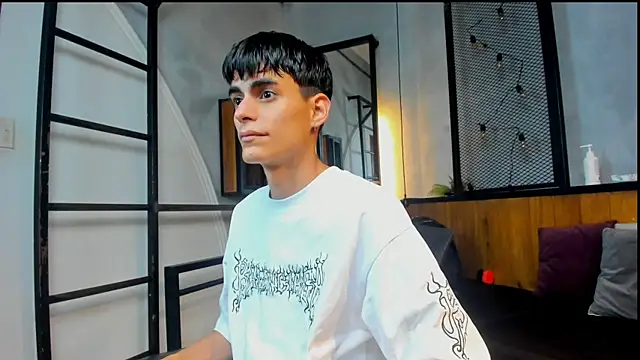 Snapshot of Dani_mc1 chatting on 11/27/25, 11:32 Dani mc1 online show from 11/27/25, 11:32