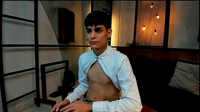 Snapshot of Dani_mc1 chatting on 11/25/25, 11:21 Dani mc1 online show from 11/25/25, 11:21