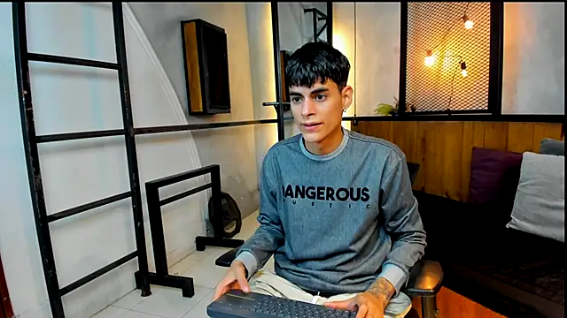 Snapshot of Dani_mc1 chatting on 11/23/25, 11:53 Dani mc1 online show from 11/23/25, 11:53