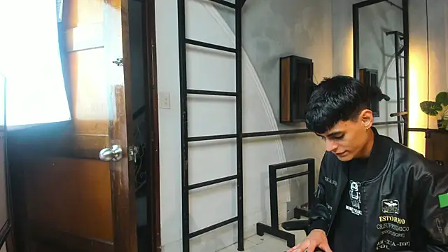 Snapshot of Dani_mc1 chatting on 11/05/25, 11:35 Dani mc1 online show from 11/05/25, 11:35