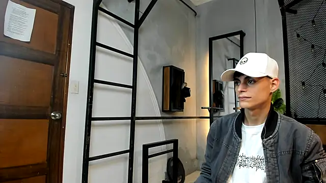 Snapshot of Dani_mc1 chatting on 11/08/25, 11:47 Dani mc1 online show from 11/08/25, 11:47