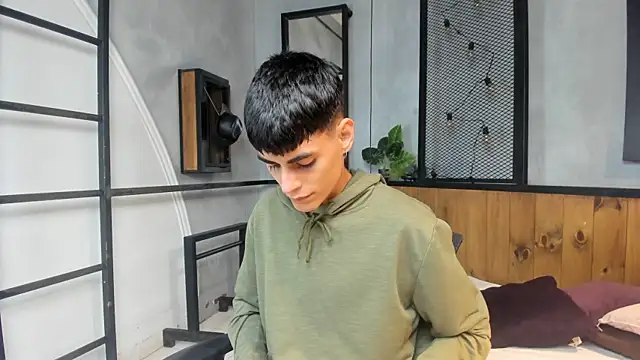 Snapshot of Dani_mc1 chatting on 10/30/25, 11:30 Dani mc1 online show from 10/30/25, 11:30