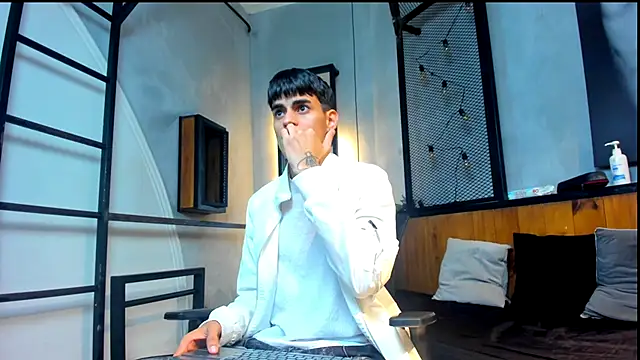 Snapshot of Dani_mc1 chatting on 11/20/25, 11:55 Dani mc1 online show from 11/20/25, 11:55