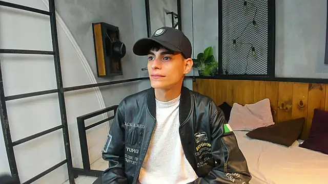 Snapshot of Dani_mc1 chatting on 11/02/25, 11:37 Dani mc1 online show from 11/02/25, 11:37