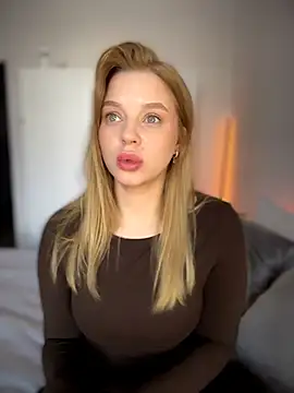 LilyFlamee online show from 03/14/26, 02:56