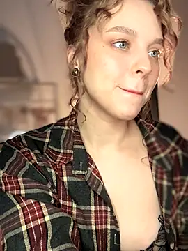 Snapshot of LilyFlamee chatting on 10/16/25, 01:08 LilyFlamee online show from 10/16/25, 01:08