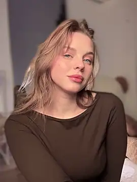 Snapshot of LilyFlamee chatting on 10/09/25, 03:56 LilyFlamee online show from 10/09/25, 03:56