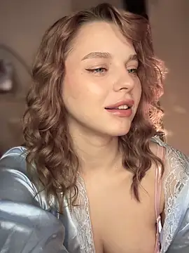 Snapshot of LilyFlamee chatting on 10/17/25, 02:19 LilyFlamee online show from 10/17/25, 02:19