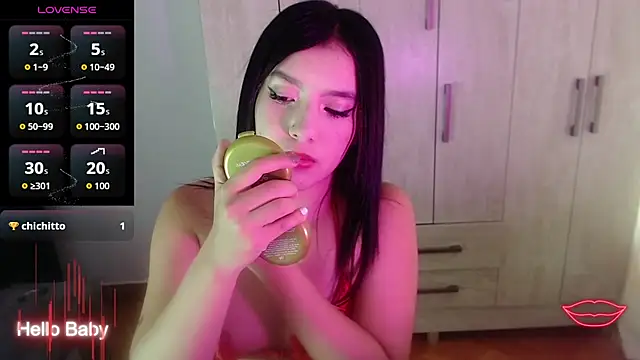 Velvet 28 online show from 10/22/25, 01:54