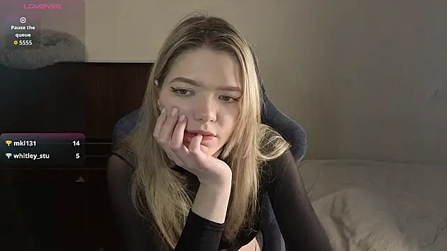 Snapshot of KatanaSVibe chatting on 03/03/26, 12:34 KatanaSVibe online show from 03/03/26, 12:34