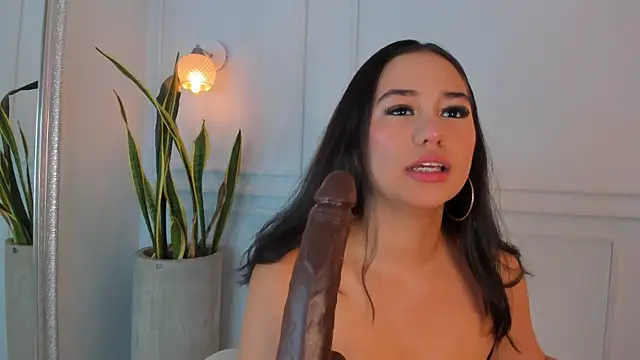 Jazmiinee online show from 10/15/25, 07:22