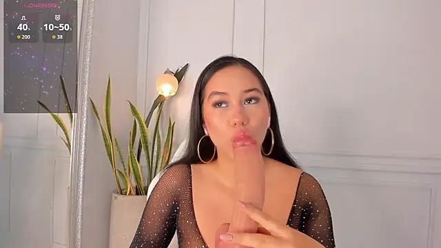 Jazmiinee online show from 11/05/25, 08:01