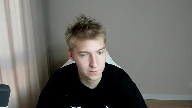 Snapshot of MrSexyCum4U chatting on 07/28/26, 05:01 MrSexyCum4U online show from 07/28/26, 05:01