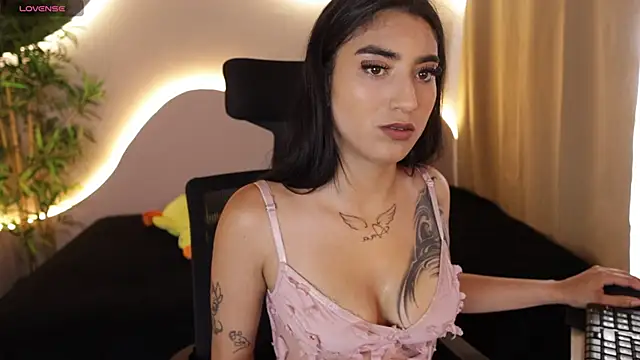 Emma and Issac online show from 03/12/26, 08:46