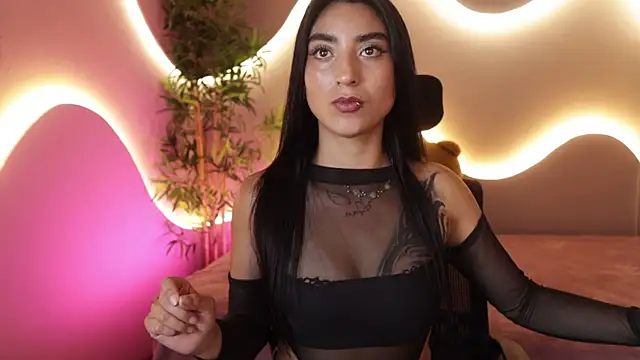 Emma and Issac online show from 04/10/26, 10:28