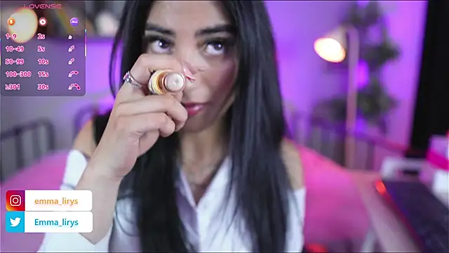 Emma and Issac online show from 09/30/25, 05:13