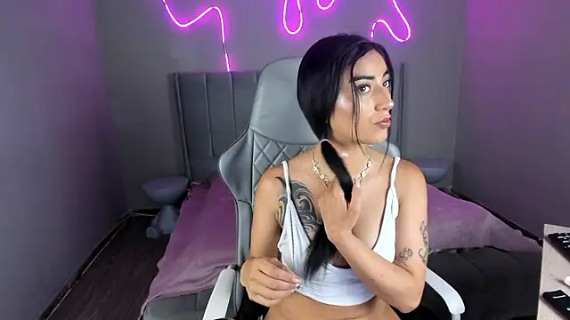 Emma and Issac online show from 02/25/26, 09:14