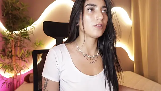 Emma and Issac online show from 04/08/26, 09:22