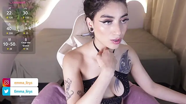 Emma and Issac online show from 11/21/25, 04:55