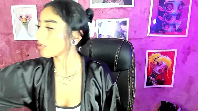 Emma and Issac online show from 02/21/26, 08:55